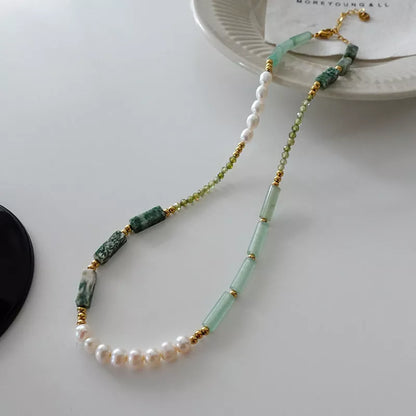 Natural stone pearl necklace with brass gold-plated chain, retro style