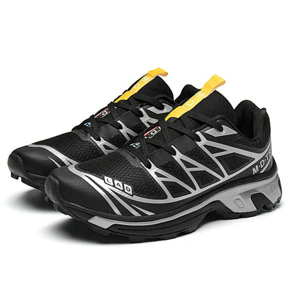 Low-top hiking shoes with mesh lining and rubber sole in multiple colour options