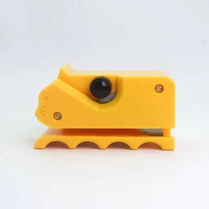 Cartoon cat-shaped corrugated paper cutting knife in ABS plastic