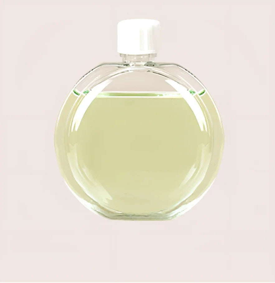 Square ivory white aroma diffuser with dry battery operation measuring 105x105x39mm