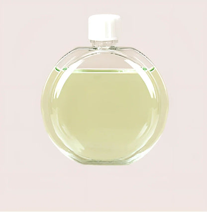 Square ivory white aroma diffuser with dry battery operation measuring 105x105x39mm