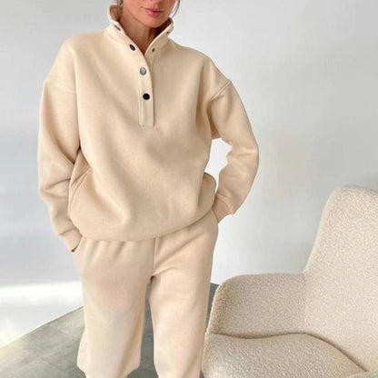 Comfy and Casual 2-Piece Loungewear Set for Women in Soft Cotton-Blend Fabric with Oversized, Relaxed Fit