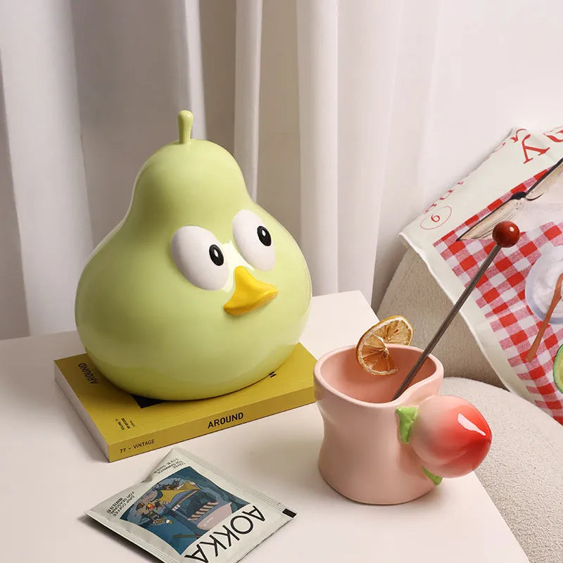 Cute ceramic pear tissue box for living room or desktop: white porcelain construction with green or black colour options, adding a decorative touch to your tissue storage.