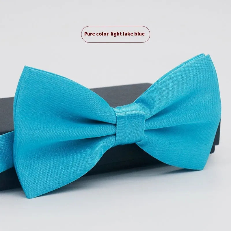 Flat-head self-tie bow tie in a wine red colour, showing its 12cm width and 6cm height dimensions.