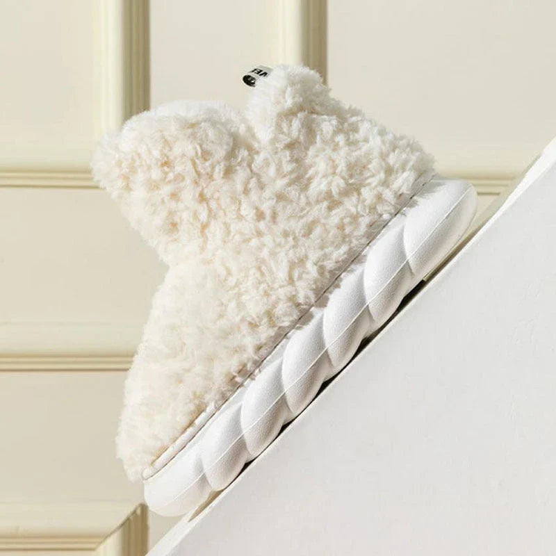 Cozy indoor and outdoor winter slippers with comfortable heels, available in a variety of colors including white, pink, khaki, green, and curry.
