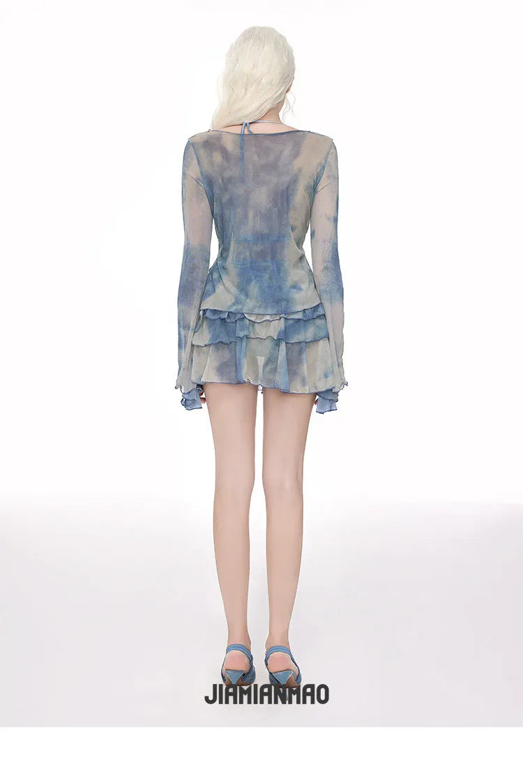 Women's blooming blue long-sleeved split swimsuit with steel support push-up blouse and briefs.