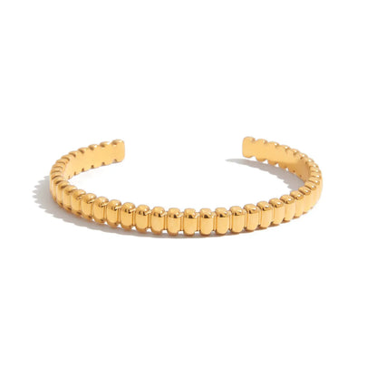A women's stainless steel bracelet with an electroplated finish in a European and American style.
