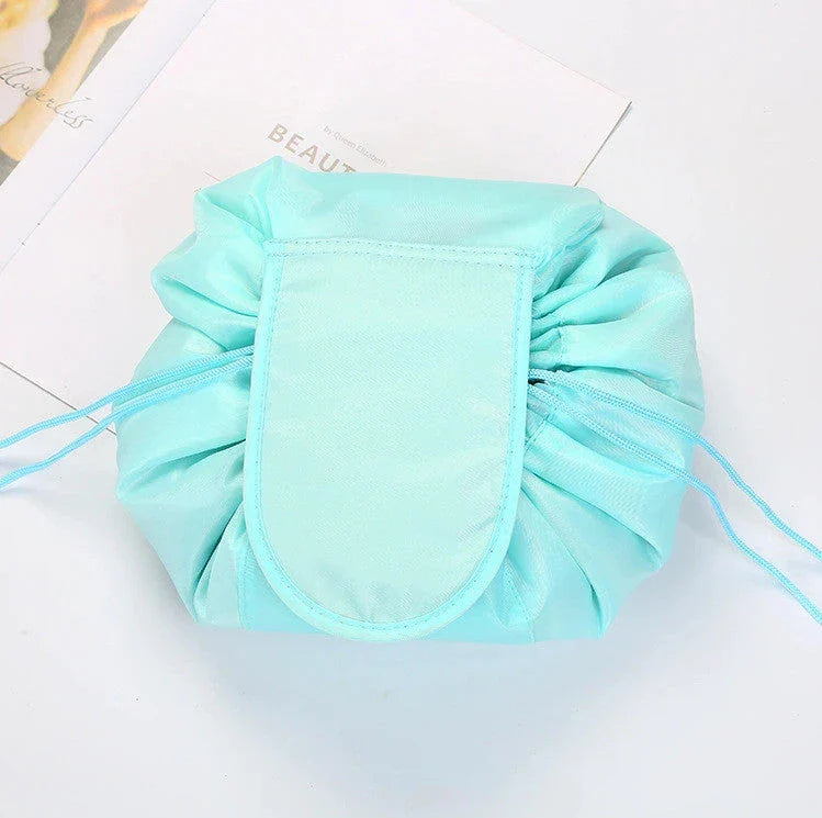 Stylish and versatile cosmetic bag with drawstring closure, made of premium polyester for convenient travel storage