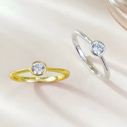 Minimalist crown-shaped silver ring with linear design in gold or platinum plating