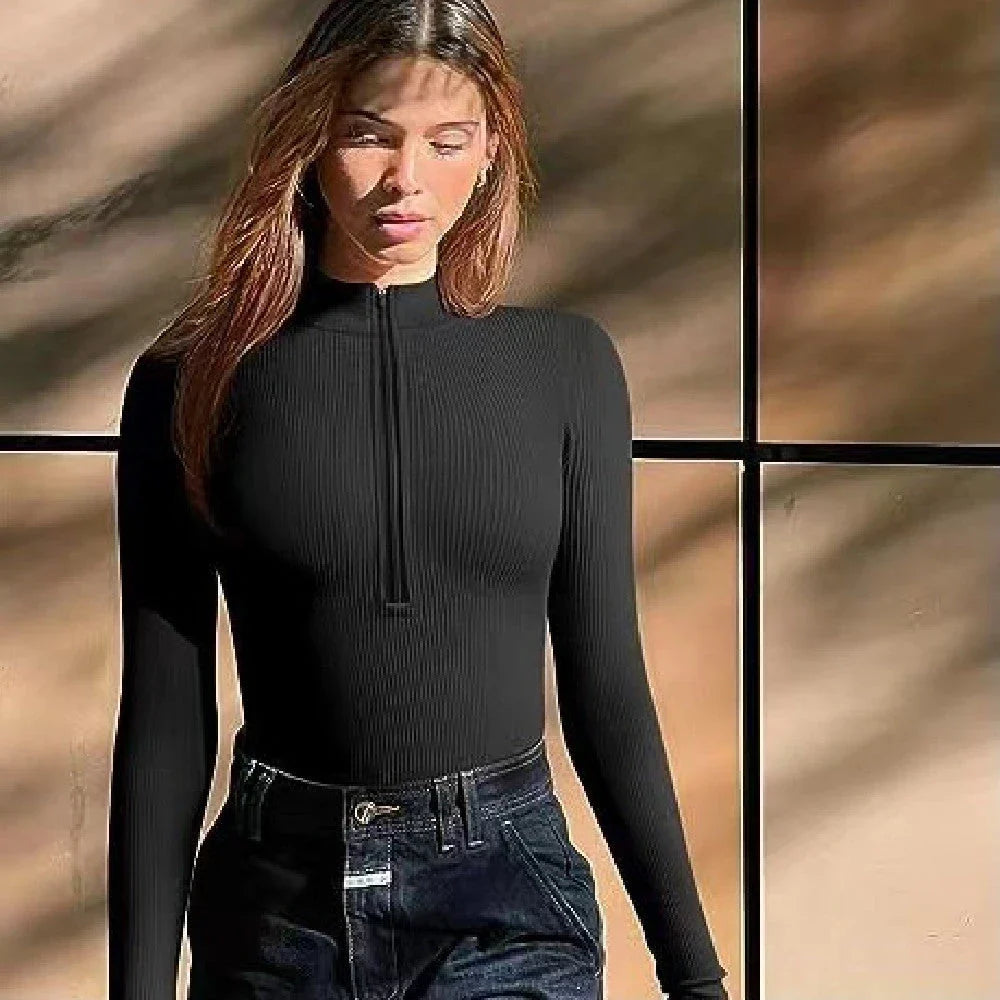 Seamless jumpsuit for women in various colors, featuring a slimming and comfortable design