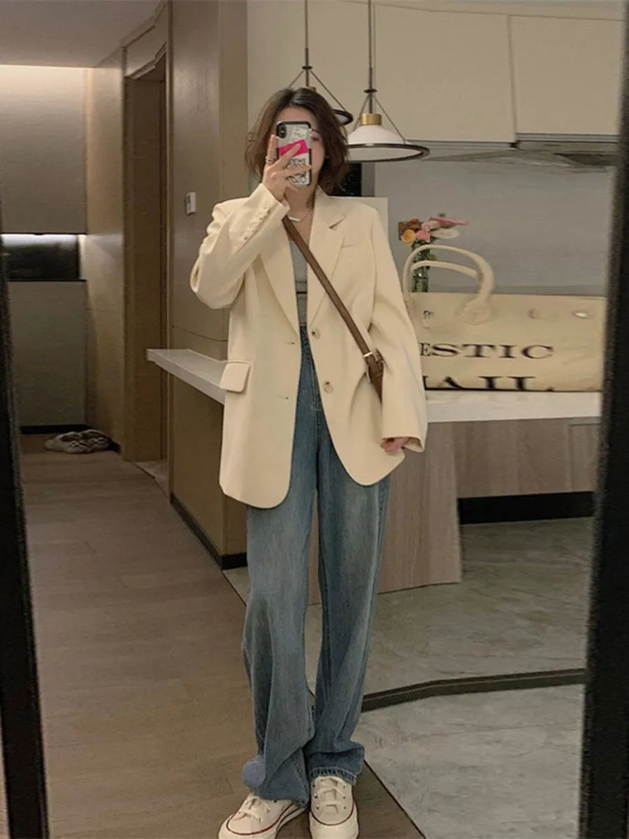 Korean style solid colour polyester small suit jacket with long sleeves and a pocket.