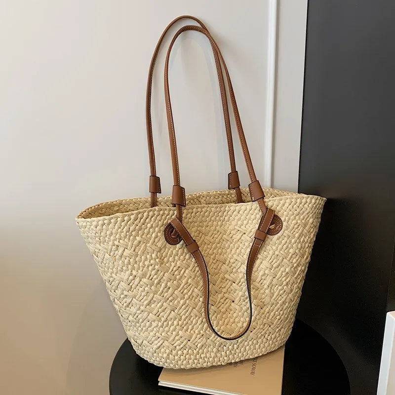 Large capacity woven shoulder bag in retro style with dual carrying options