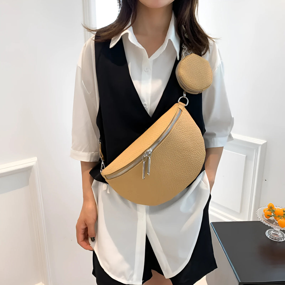 Women's solid colour PU crossbody bag with saddle lock zipper texture in clamshell design