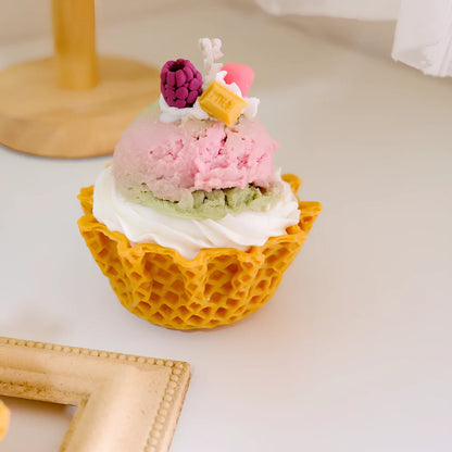 Spiral-shaped soybean wax aromatic candle measuring 8.5x8.5x9cm in chocolate flavour