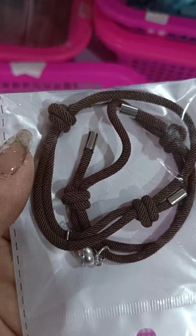 Adjustable nylon magnetic bracelet in various colors with a 3mm thick rope and magnetic closure