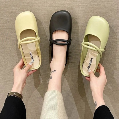 Plastic ladies summer sandals flip flops in three colour options showing baotou design