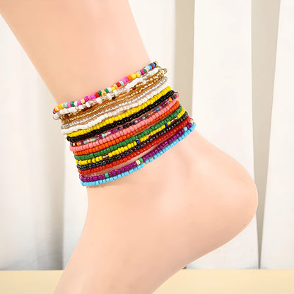Handmade bohemian beaded bracelet set with 17 mixed material pieces in Set colour