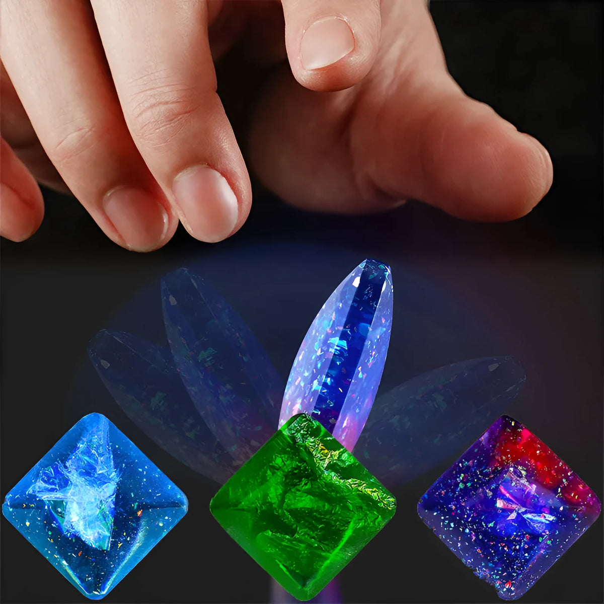 Resin rotating pocket flip toy, 4 x 4 x 1.3 cm quadrilateral desk toy in multiple colour options