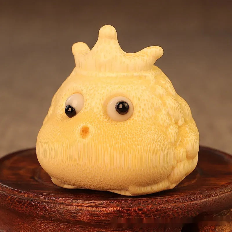 Solid bamboo carving ornament showing Crown Princess toad design with 5.0 live eye specification and hand-carved details