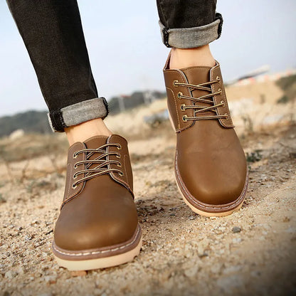 Men's mid-top waterproof boots in black and brown with non-slip rubber sole, sizes 39-44