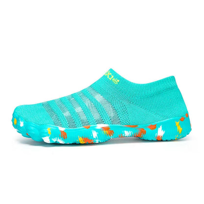 Flyknit camouflage water shoes with rubber sole and front lace-up fastening.