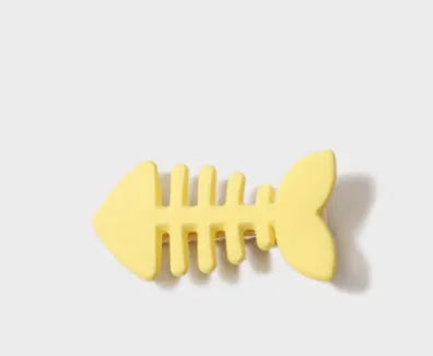 Minimalist fishbone pattern hair barrette in a candy colour with duckbill clip design.