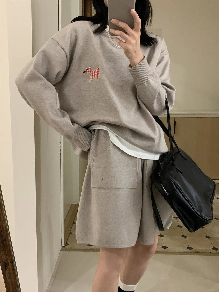 Women's knitted sweater shorts suit in imitation cashmere with animal pattern embroidery