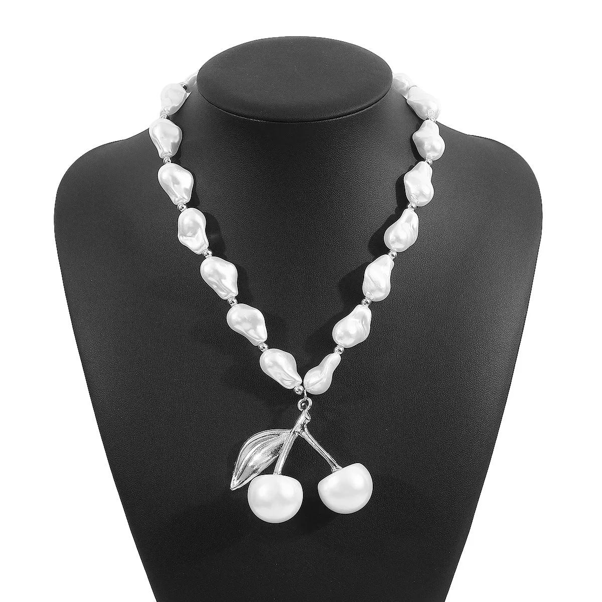Adjustable 51-60cm alloy necklace with cherry fruit pendant and imitation pearls in gold or white K electroplated finish