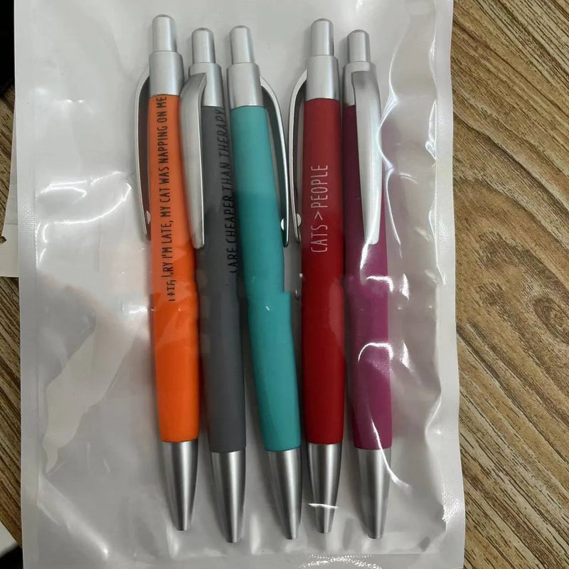 Automatic pen marker with push action in coloured ink sets, 5 pens per pack with cats or dogs design, press action retractable system with beaded pen bag measuring 10 x 18 cm for stationery organisation