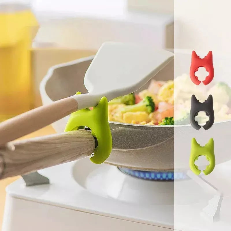 Multifunctional silicone spatula holder with anti-overflow design for kitchen utensils