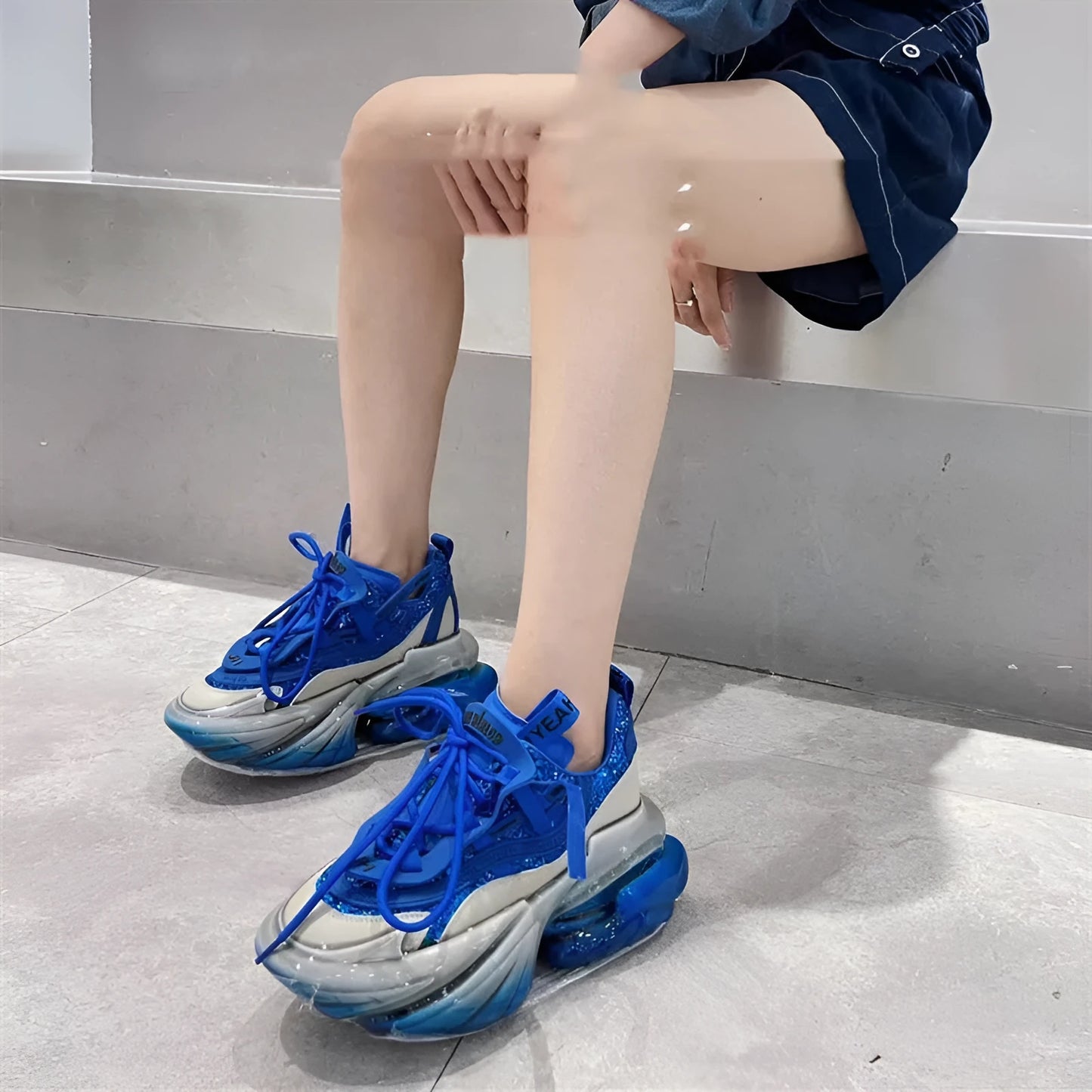 Women's leather sports shoes with thick soles and cross-tie fastening in multiple colours