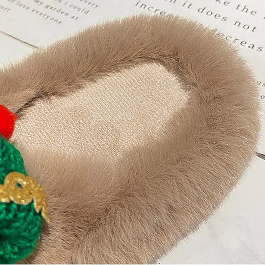 Women's slippers with faux plush upper, cotton lining, rubber sole, and Christmas hat decoration in sizes 35-40