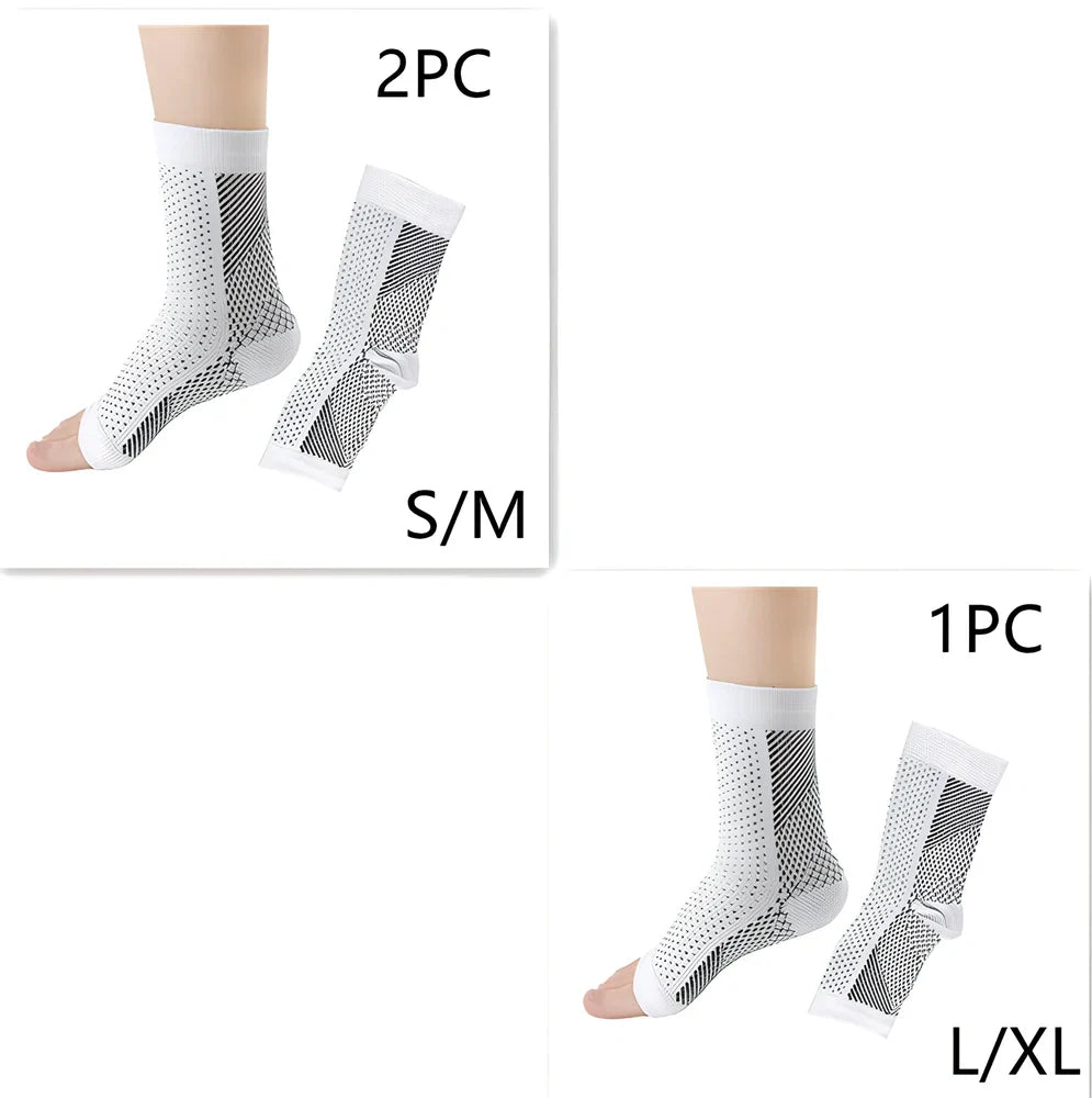 Invisible heel compression socks in black colour with absorbent insole design