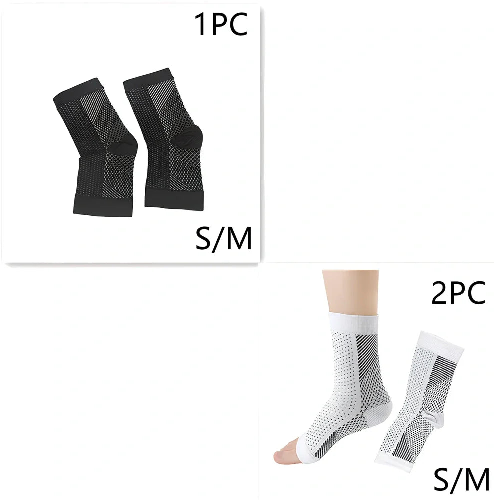 Invisible heel compression socks in black colour with absorbent insole design