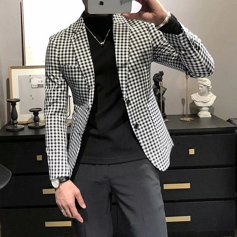 Casual slim-fit black and white plaid jacket with conventional sleeves and regular length