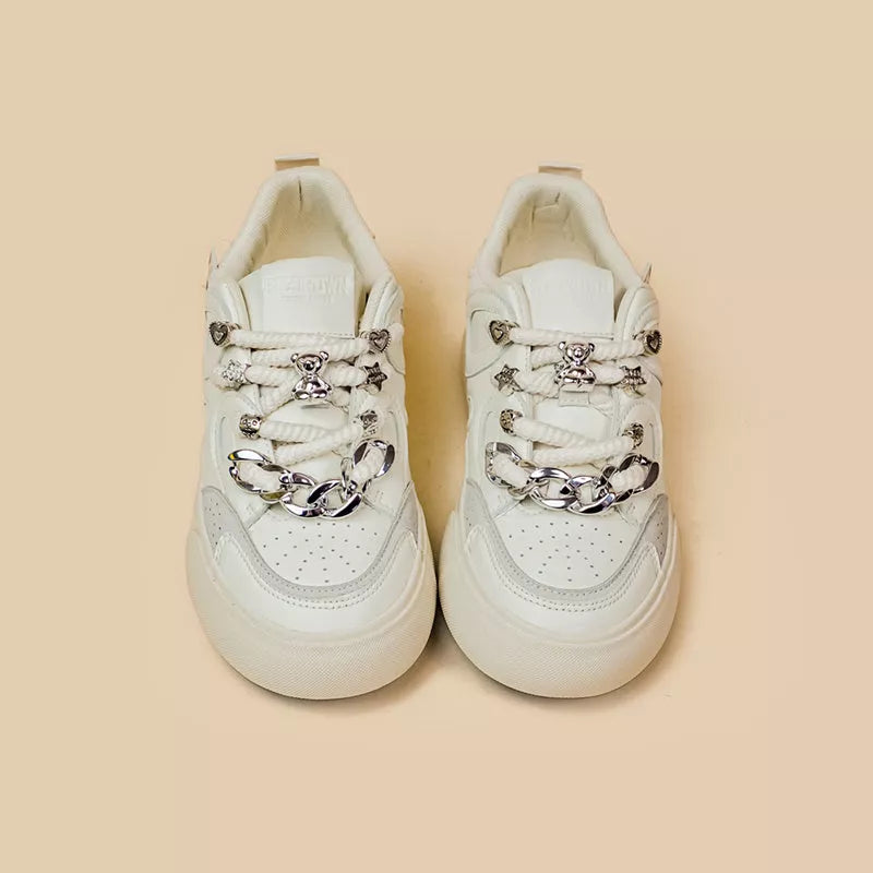 Women's white low-top sneakers with rubber sole, sizes 35-40