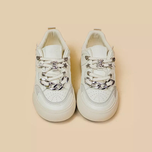 Women's white low-top sneakers with rubber sole, sizes 35-40