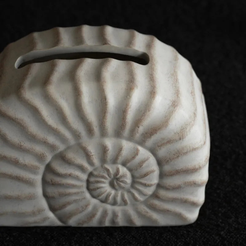 Conch ramble resin tissue box with modern design, 20-26cm dimensions for standard tissues