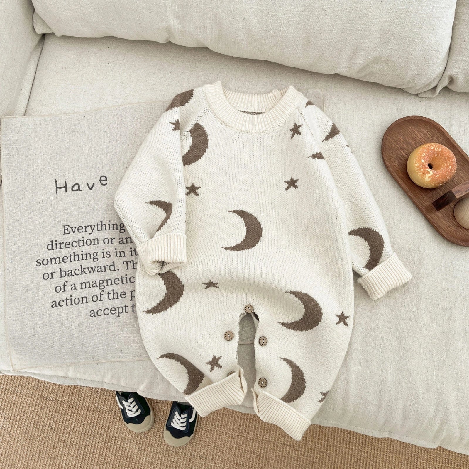 Korean style spring jumpsuit for children in beige or green with long sleeves and five height options from 66cm to 100cm