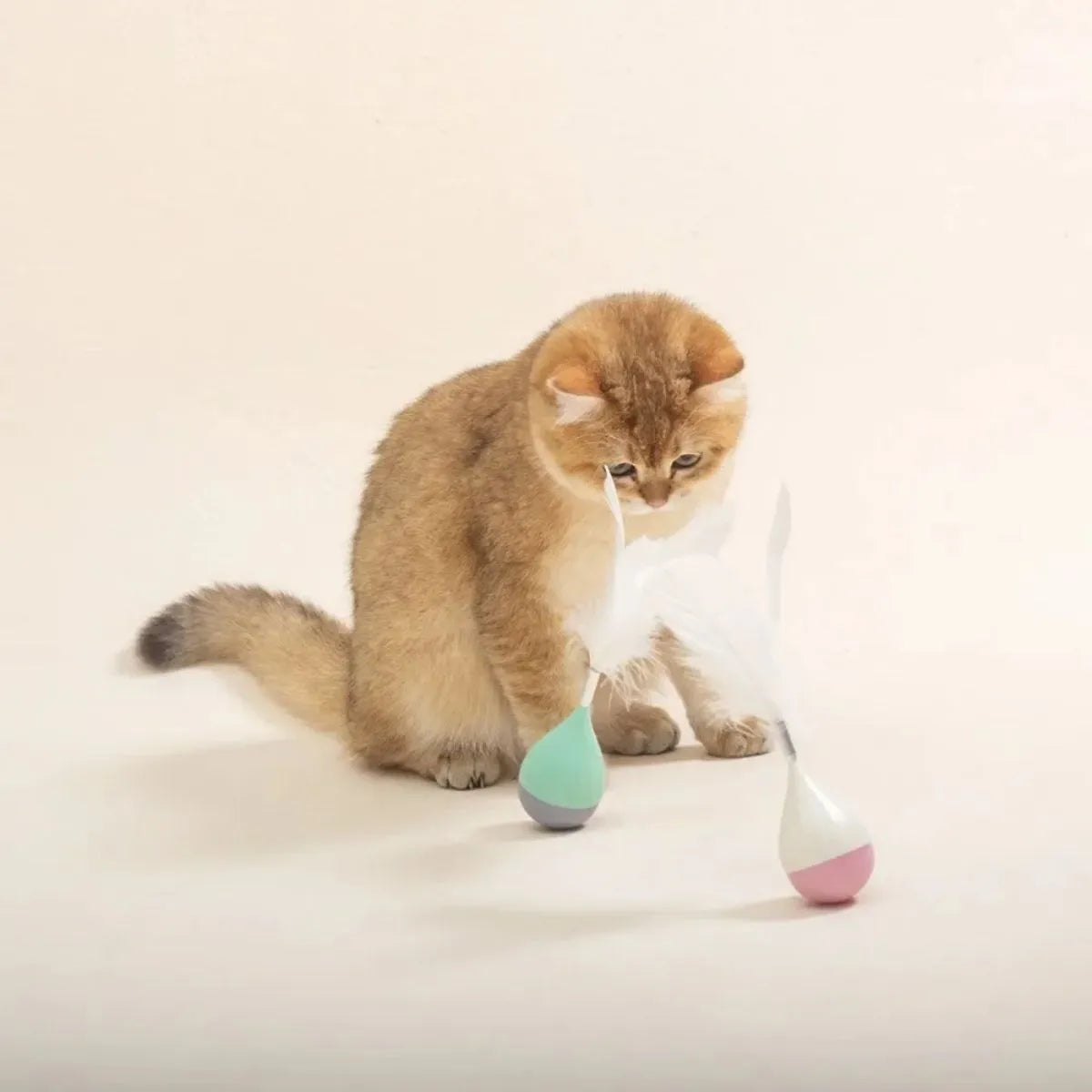 Feather tumbler cat toy with aluminium alloy frame and goose feather lure in green colour