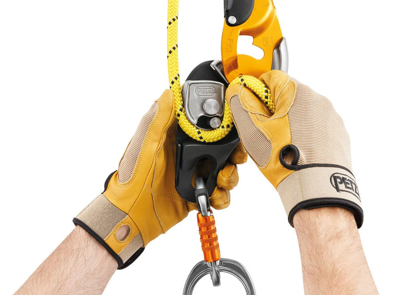D021 RIG Industrial Rescue Descending Protector with Auto-Lock, Aluminium and Steel Construction, 10-11.5mm Rope Compatibility, 200kg Working Load, for Climbing and Rescue, Yellow or Black