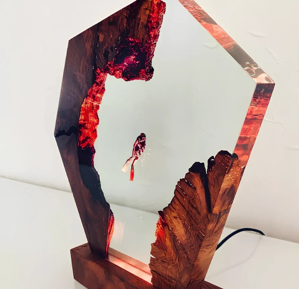 USB-powered luminous diver and humpback whale resin ornament measuring 13cm with transparent construction