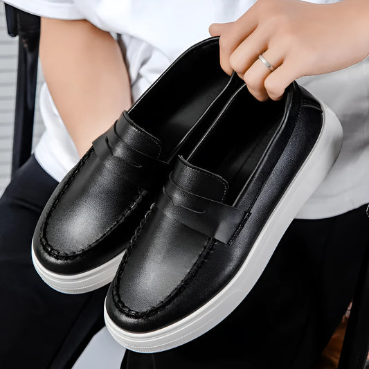 Men's British style casual shoes with round toe and slip-on design in PU leather