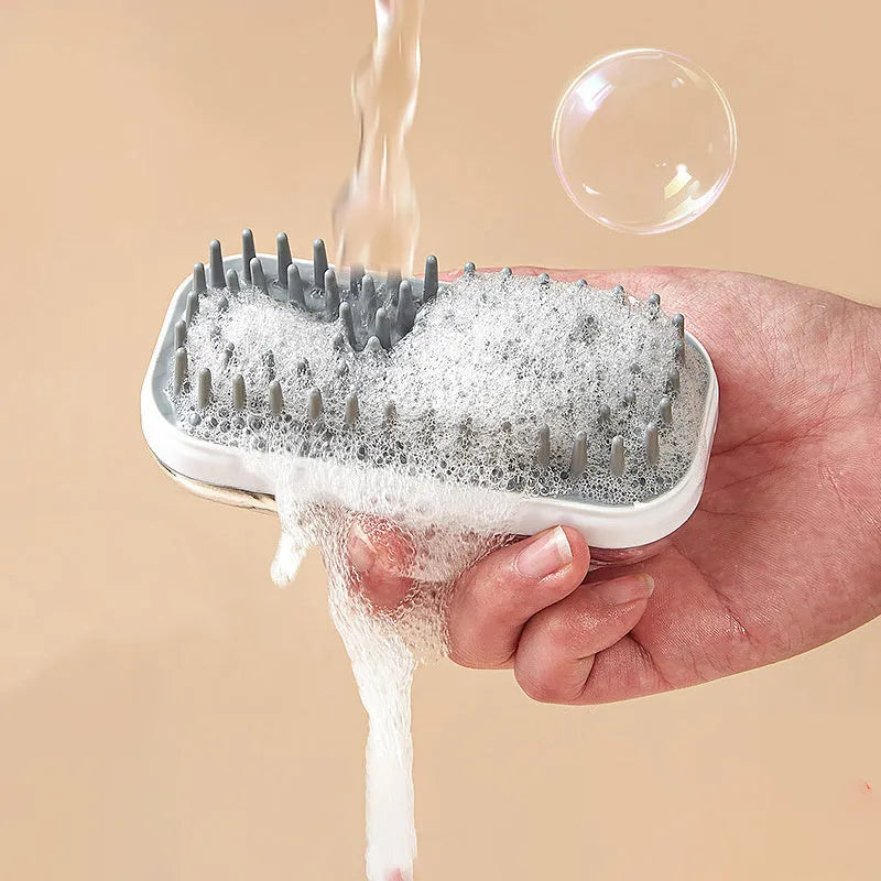 Silicone bath brush for pets, massage brush for dogs and cats, pet cleaning foam bath brush, with adjustable strap and flexible bristles, available in grey or pink