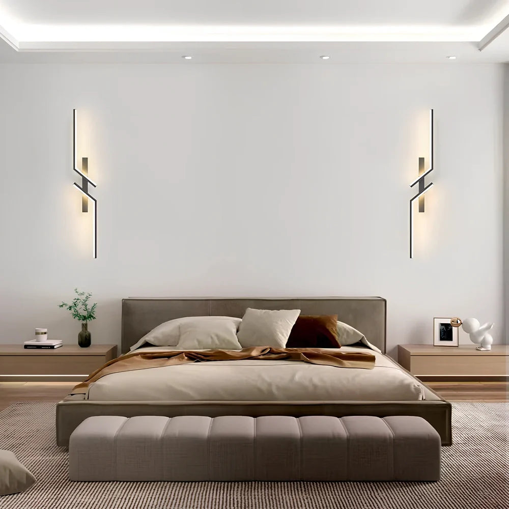Modern minimalist strip wall lamp in black or gold, 60-120cm length with 3-colour LED lighting