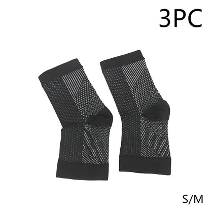 Invisible heel compression socks in black colour with absorbent insole design