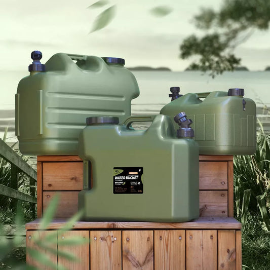Army green portable water storage barrel with faucet, 18-liter capacity, square shape