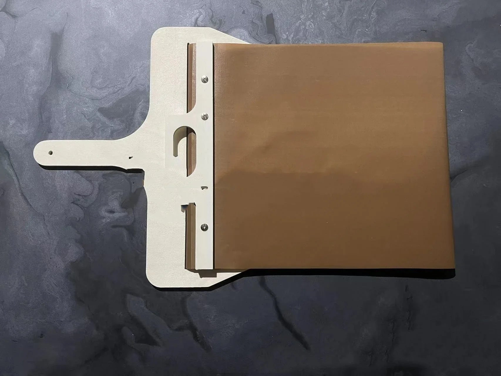 Premium natural wood pizza peel with large surface area for easy transfer of pizzas, cakes, and breads from oven to table