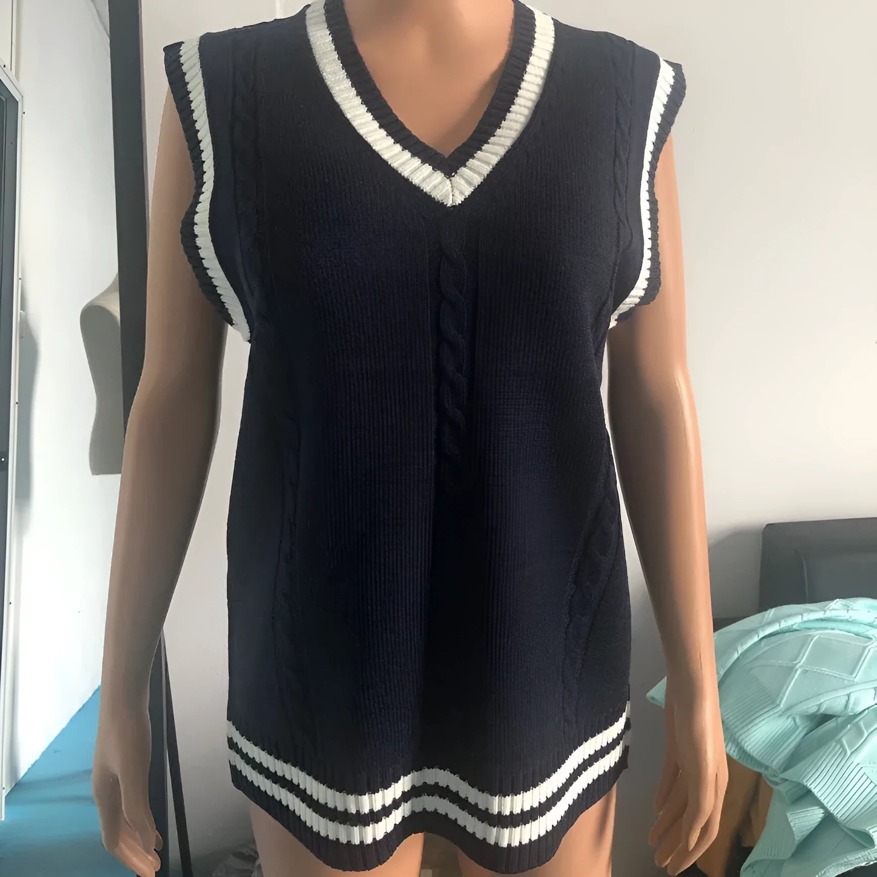 Women's slim fit V-neck knitted waistcoat sweater with striped stitching in acrylic fabric