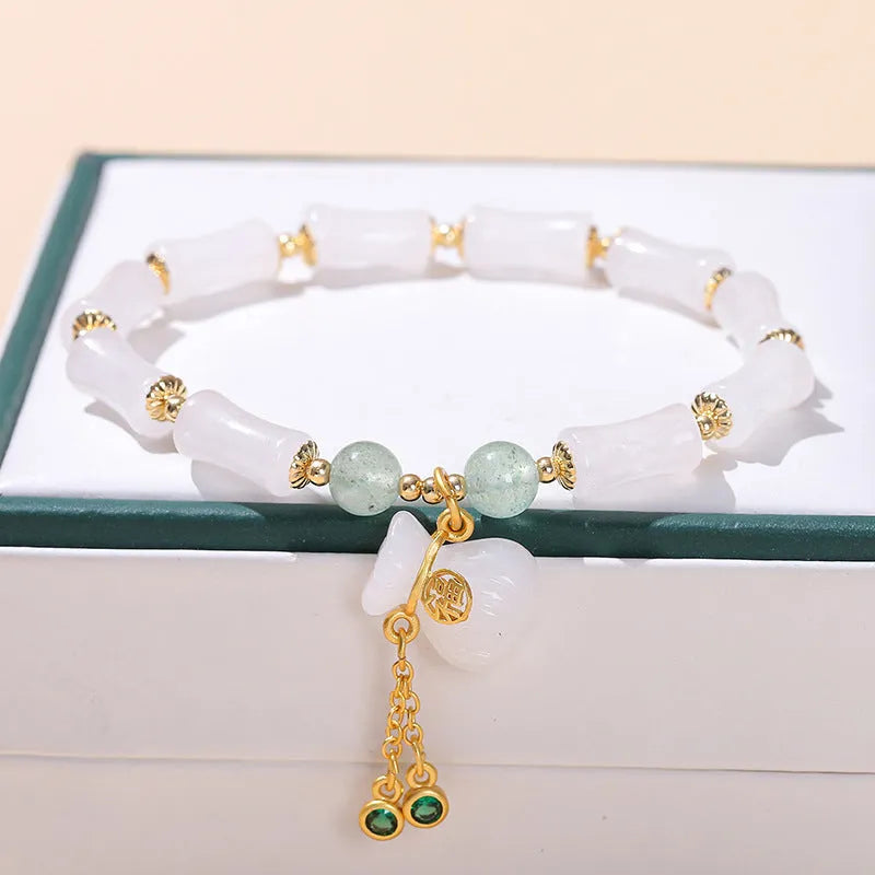 Green natural crystal jade bracelet with Chinese design for women, handmade fresh style